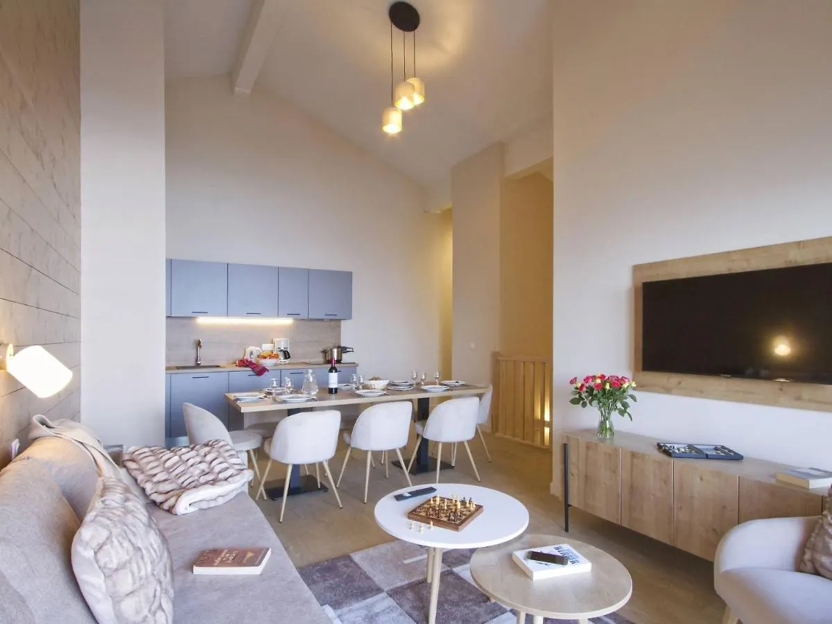 Modern Apartment With Sleeping Niche In Alpe D'Huez France